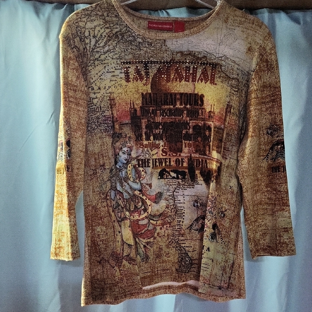 Gloria Vanderbilt Beige Graphic Long Sleeve Tee
